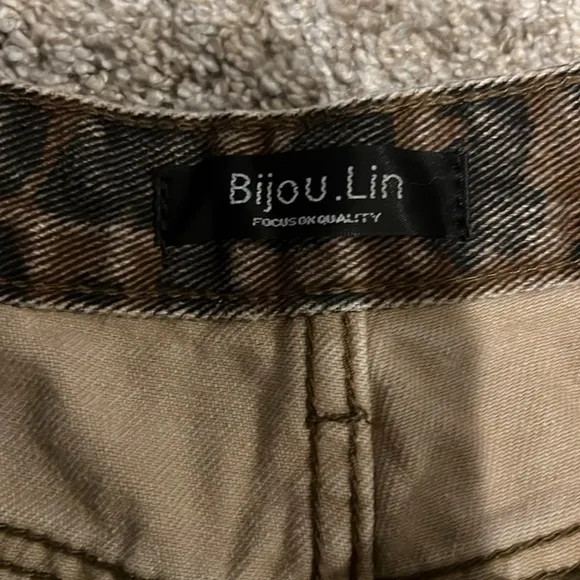 Bijou Lin Distressed Animal Print Denim Shorts Size Small