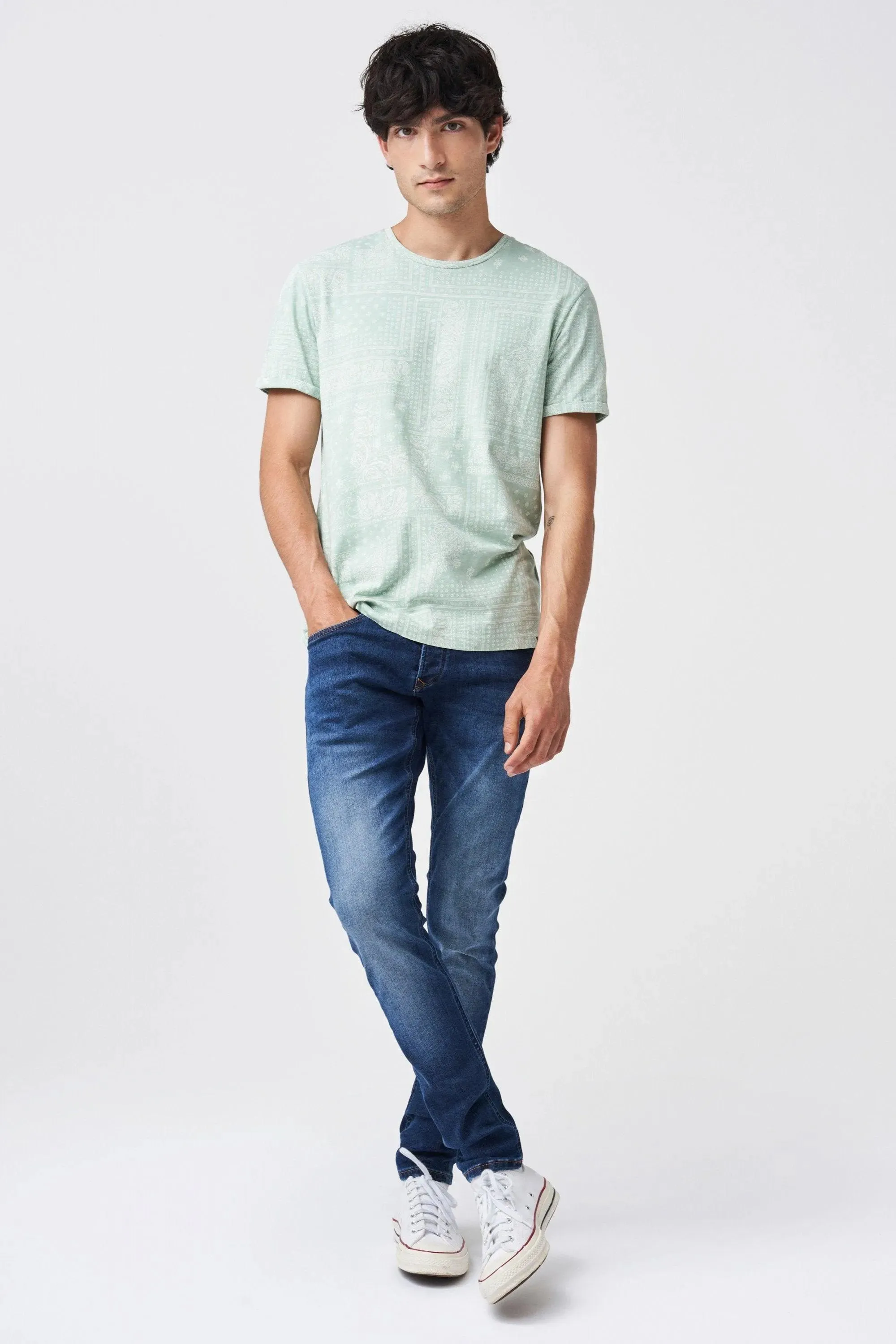 Camiseta blanca con print allover