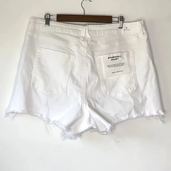 Good American White Distressed Bombshell Denim Shorts Size 18 NWT