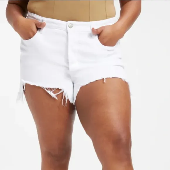 Good American White Distressed Bombshell Denim Shorts Size 18 NWT