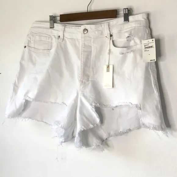 Good American White Distressed Bombshell Denim Shorts Size 18 NWT