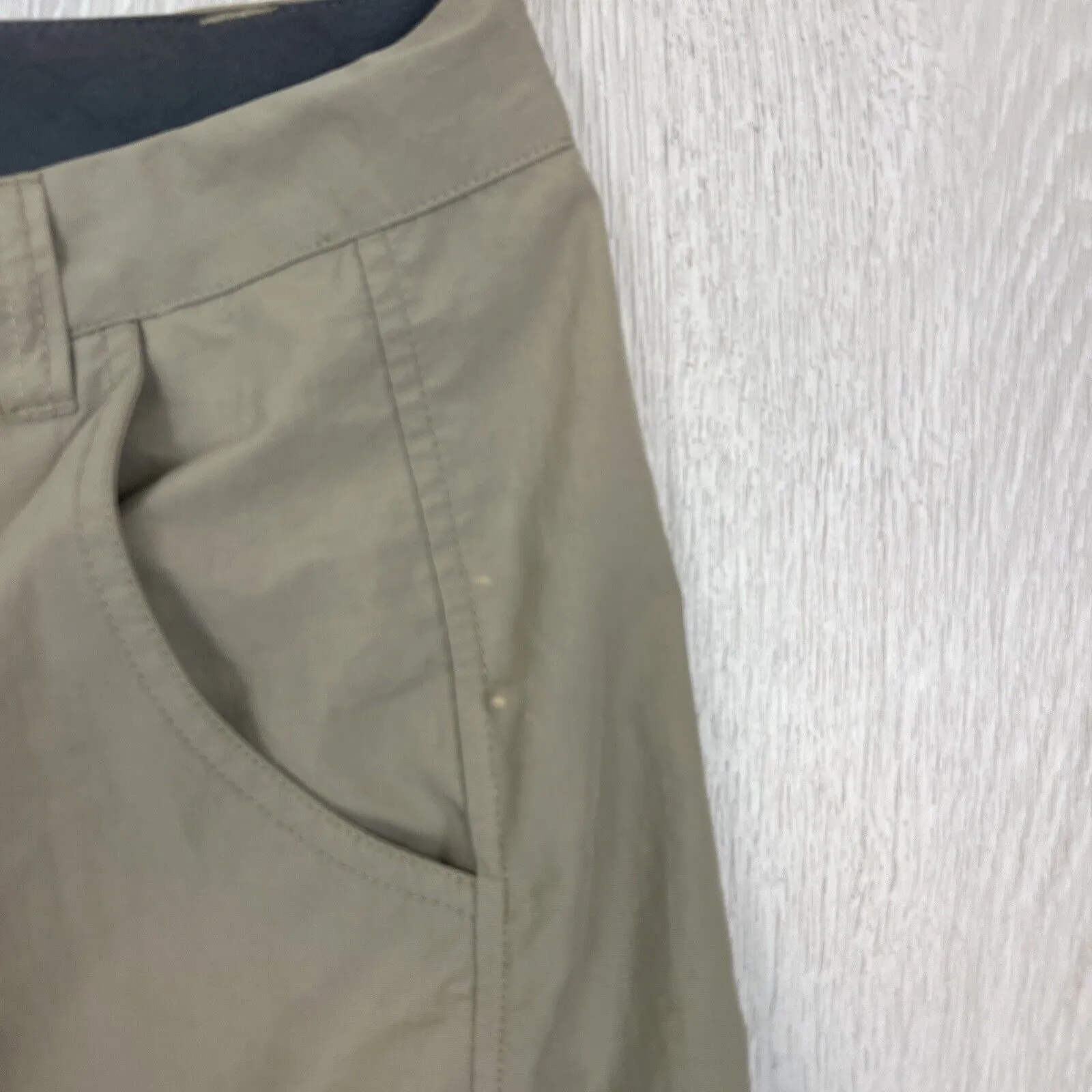 Kathmandu Mens Olive Green Cargo Shorts Size Medium