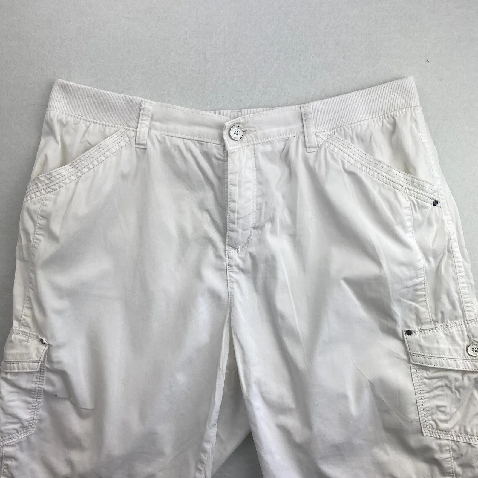 Lee Unisex White Cargo Shorts Size Medium / 14