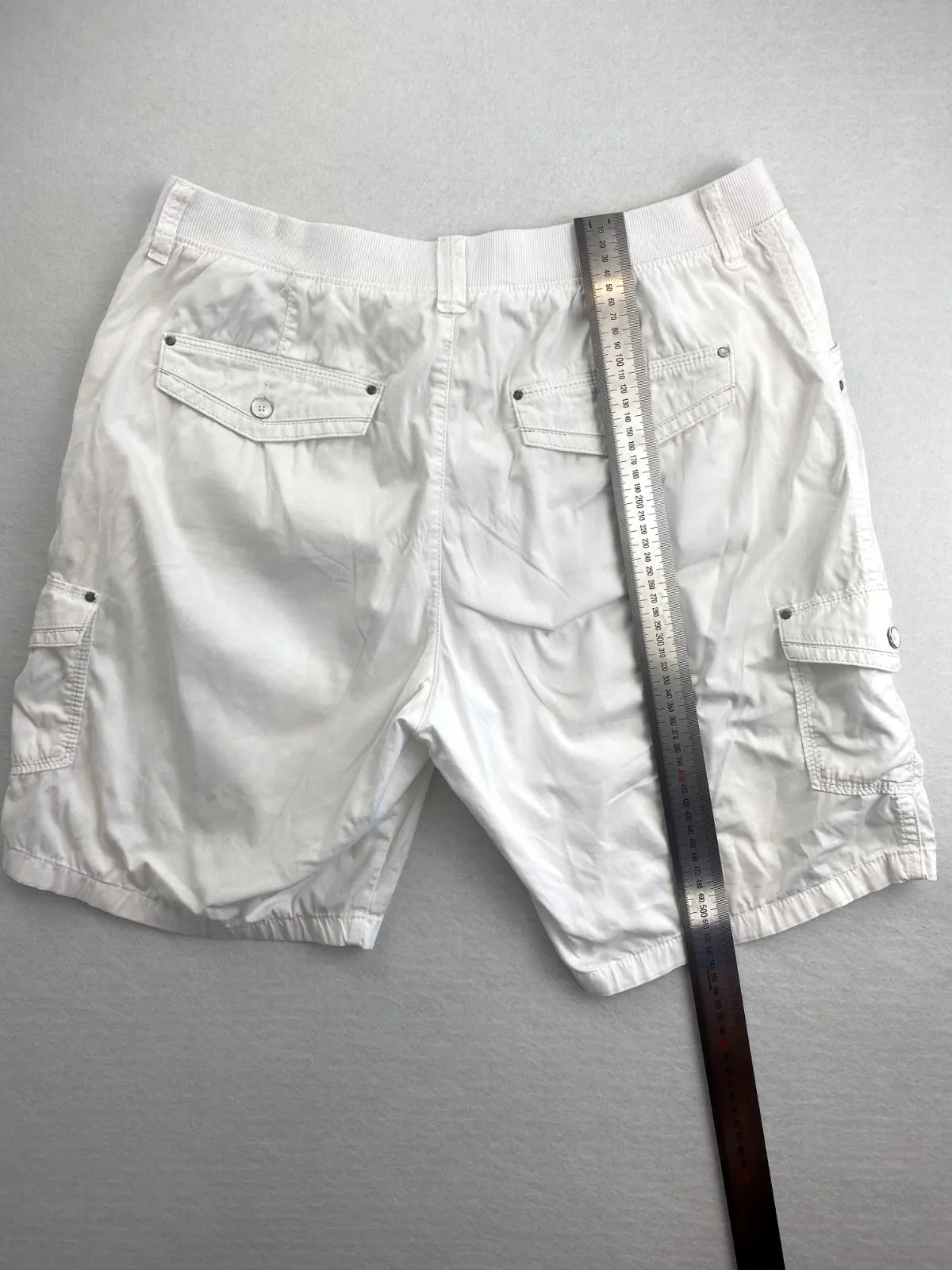 Lee Unisex White Cargo Shorts Size Medium / 14