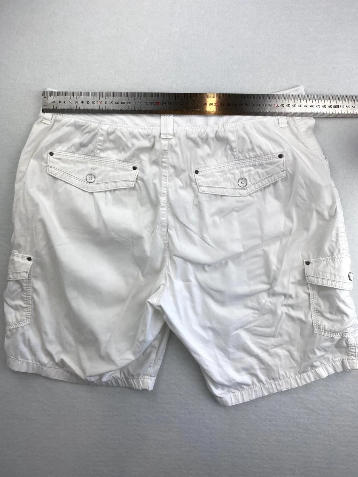Lee Unisex White Cargo Shorts Size Medium / 14