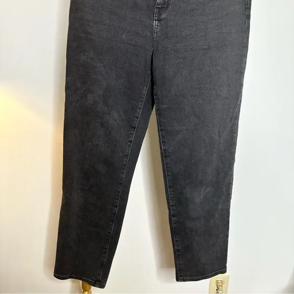 Madewell Classic Straight Jeans in Lunar Wash