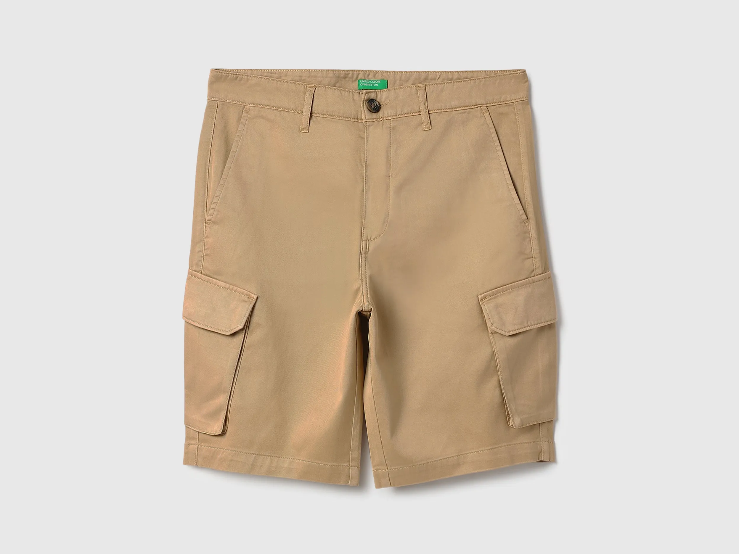 Solid Comfort Fit Cargo Shorts