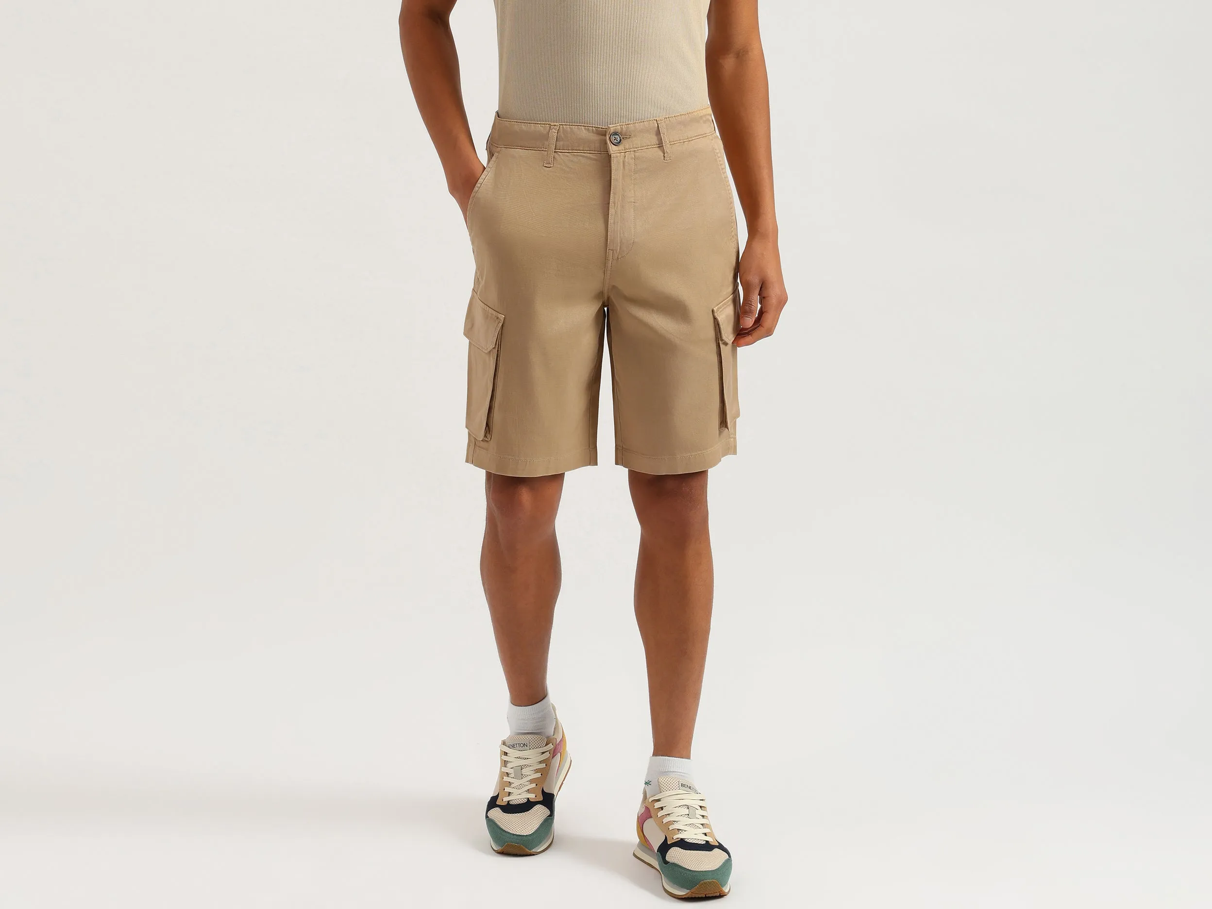 Solid Comfort Fit Cargo Shorts