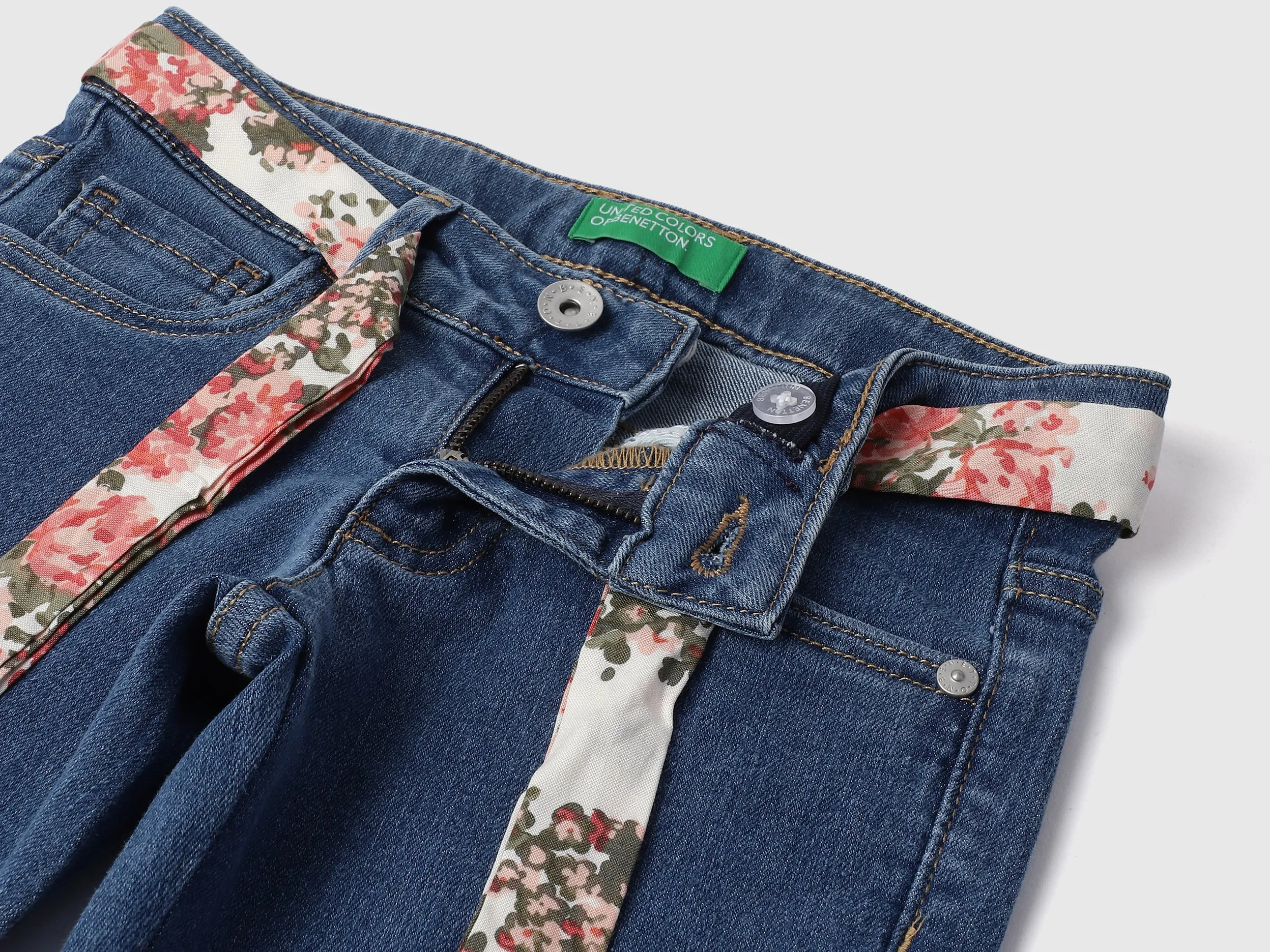 Solid Slim Fit Jeans