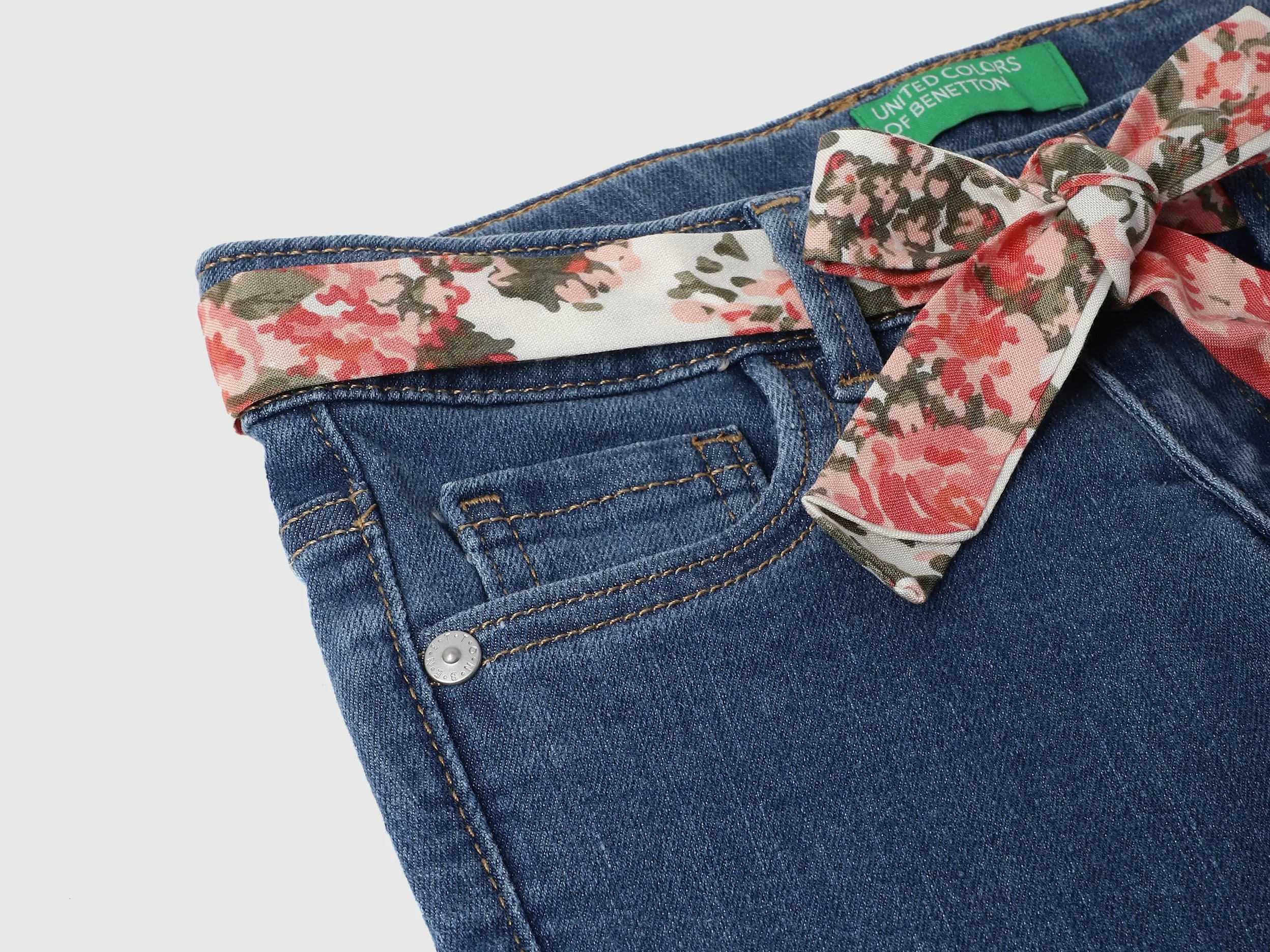 Solid Slim Fit Jeans