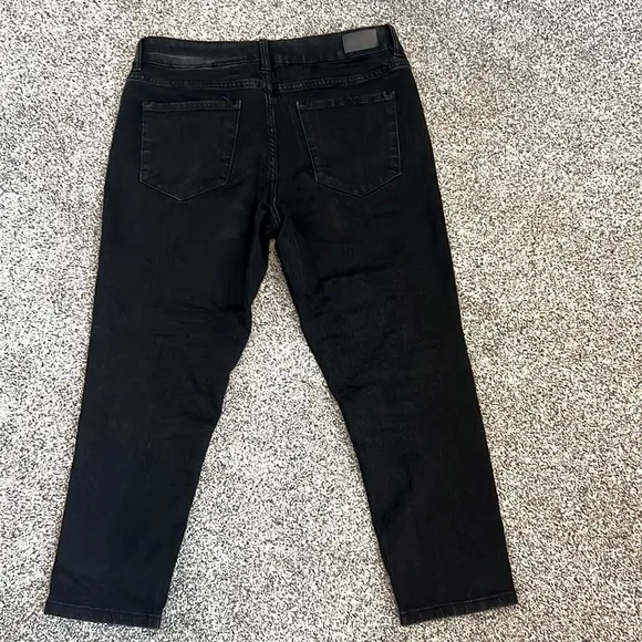 Tahari Emily Mid-Rise Button Fly Capri Black‎ Straight Leg Denim Designer Jeans