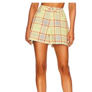 WeWoreWhat Boyfriend Plaid Denim Shorts in GardenGlade Pale Yellow Size 26